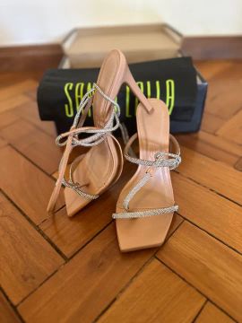 Sandálias de Salto Alto com Strass - Nude