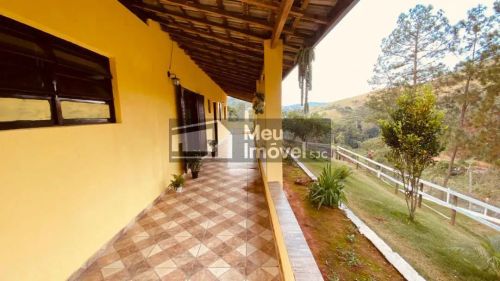 Chácara com casa 3 quartos, suíte e piscina são José dos campos/ monteiro lobato
