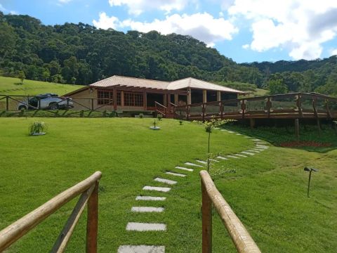 Lindo Sitio em São José do Vale do Rio Preto