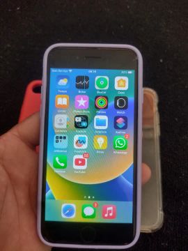 iPhone 8 Plus - 128GB - Preto