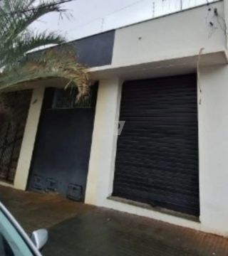 Salão Comercial para Locação no Centro de Piracicaba-SP: 1 Sala, 1 Banheiro, 30,00m² de Ár