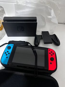 Nintendo switch V2 com acessórios - ótimo estado