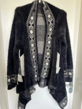 Cardigã Kimono Preto e Branco Pelúcia TAM G