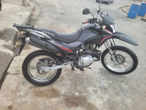 Honda broz 150 segundo dono.