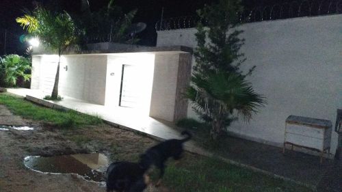 Aluga-se uma linda casa 