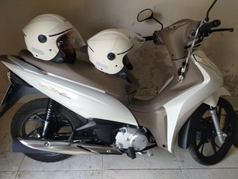 Honda Biz 125 - Branca - 2024 -  Ótima Oportunidade