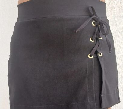 Short Saia preto