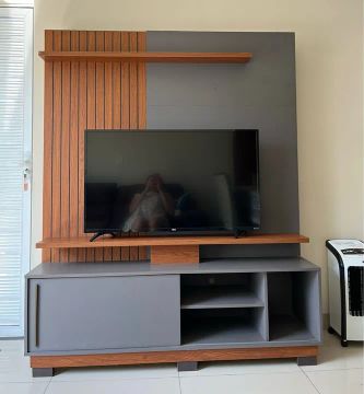 Rack para TV com Painel - Madeira e MDF