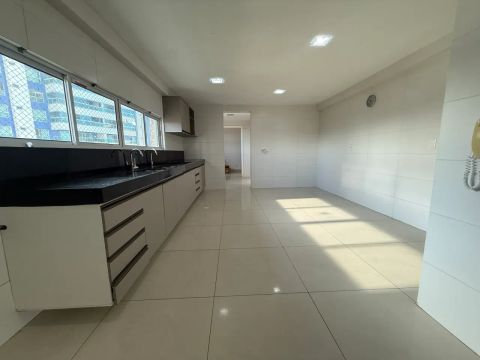Apartamento projetado com 4 suites, 230m2, no miramar predio com area de lazer completa