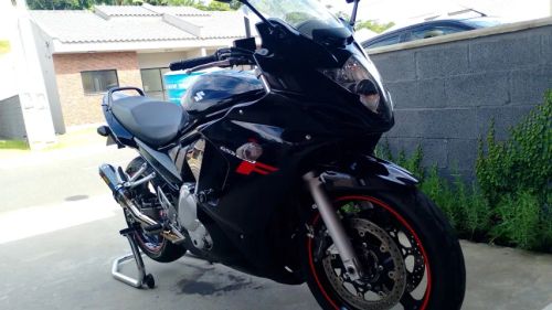 Linda gsx650f.