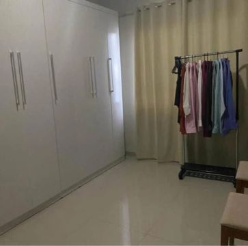 Armário branco de 6 portas