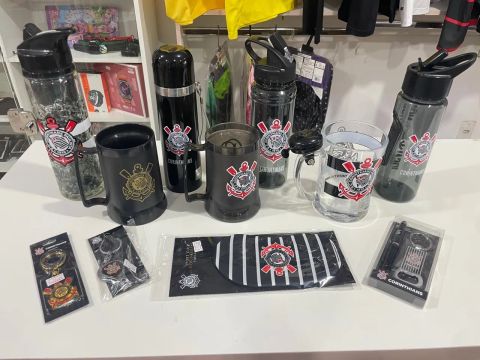 Kit Corinthians - Garrafa, Caneca, Squeeze e Outros