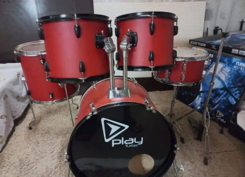 Bateria  montada, perfeita. Play Turbo -