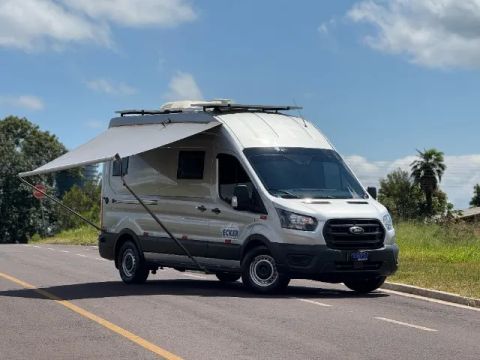 Motorhome Ford Transit 2023 com apenas 19.000km