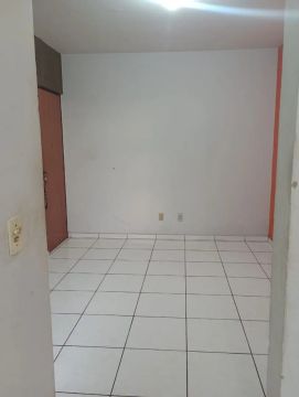 Alugo casa