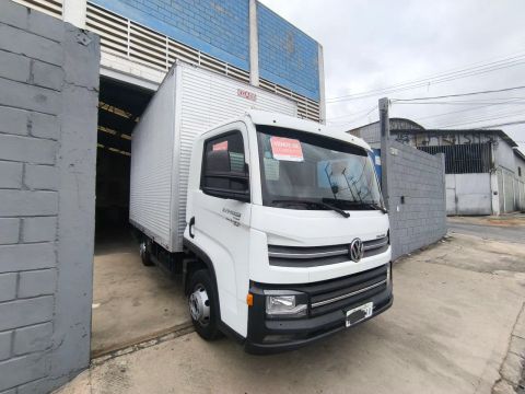 Caminhão Volkswagen Express 2019/2020 Branco Baú 