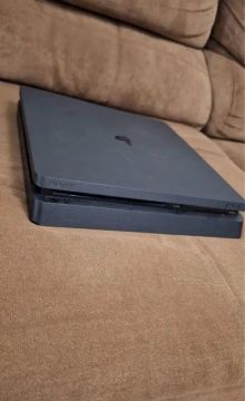 Playstation 4 Slim em Ótimo Estado
