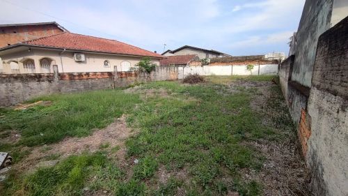 Terreno com 375m² localizado na Praia João Rosa em Biguaçu