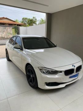 BMW 320i Sport / Branca com interior caramelo 
