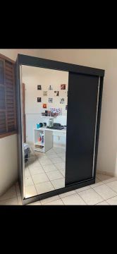 Guarda-Roupa de Correr com Espelho Preto