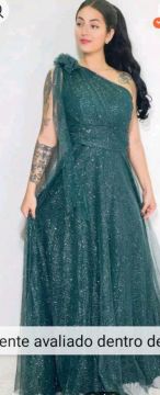 Vestido de festa verde com brilho