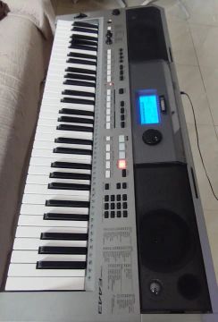 Teclado Yamaha PSR-E443 NOVÍSSIMO 