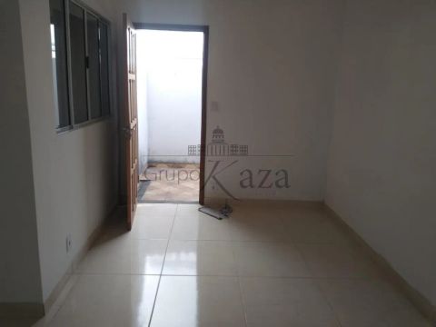 Casa - Residencial Parque dos Sinos - Jacareí - 2 Dormitórios - 140m²