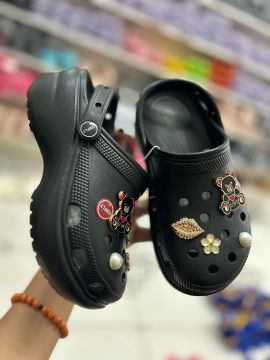 Crocs Corfly Plataforma c/pingente