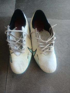 Chuteiras Nike Mercurial - Tamanho 40