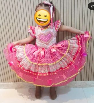 Vestido semi novo,usado 2 vezes... Moça prendada 