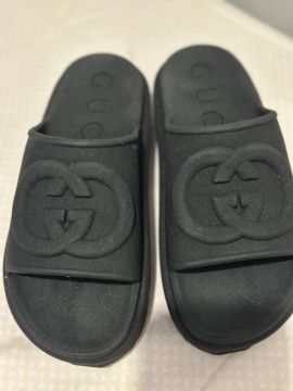 Sandálias Gucci Preta