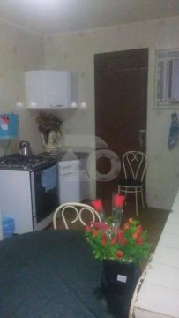 Casa Ampla à Venda com Duas Garagens no Bairro Industrial