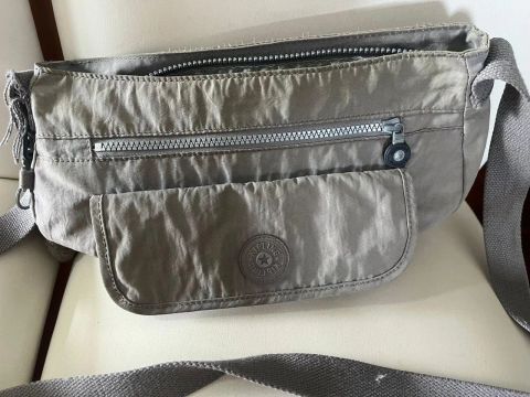 Bolsa Kipling Cinza