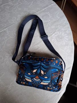 Bolsa nova da Farm nunca usada com alça ajustável modelo Ziriguidum