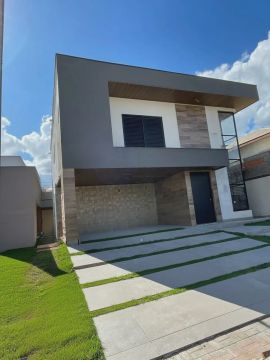 Sobrado Recém construido no Residencial Mantiqueira / 4 quartos sendo 3 suítes / Piscina /