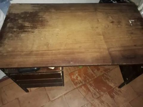 Escrivaninha de Madeira Usada
