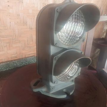 Semáforo antigo de ferro fundido
