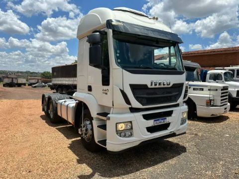Iveco  Stralis  440  6x2   ano  2019  -  Aceito  Troca 