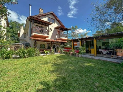 Casa com 5 dormitórios à venda, 560 m² por R$ 1.280.000 - Condomínio Condado de Castella -