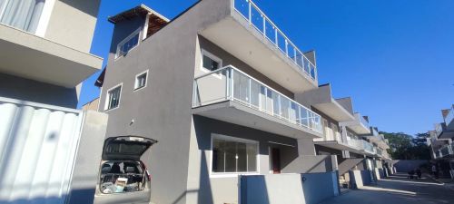 Casa de condomínio para venda com 164 metros quadrados com 3 suites R$500 mil