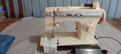 Máquina de costura Singer 