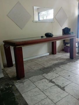 Mesa de madeira em ótimo estado