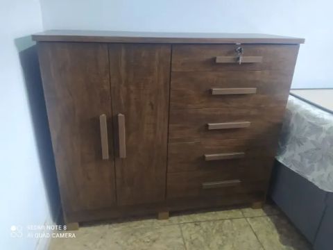 Cômoda 5 gavetas, 1 com chave e Sapateiro