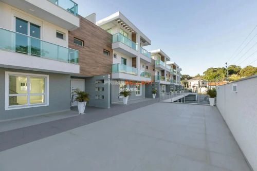 CASA SEGURA EM CONDOMINIO COM AMPLO QUINTAL - 03 QUARTOS - 03 VAGAS - MERCÊS