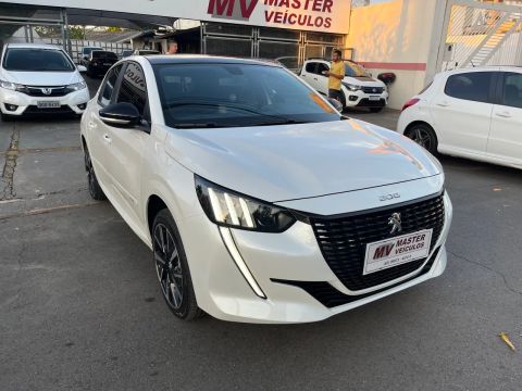 Peugeot 208 Style 1.0 Tb Aut 5 mil km 2024
