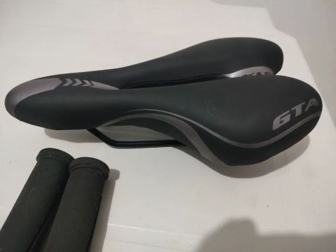 Selim de Bicicleta GTA - Novo + Manopla novo
