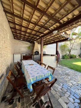 ALUGUEL CASA IRIRI ÓTIMA LOCALIZAÇÃO CENTRAL