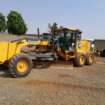 Motoniveladora John Deere 620 G 