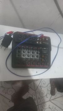 Mesa de Som Behringer Xenyx 802