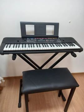 Teclado Yamaha PSR-E263 com Suporte, Banquinho e capa